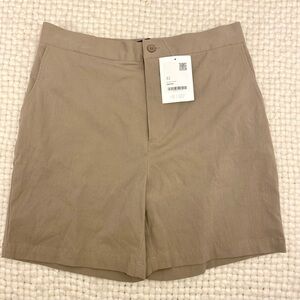 NWT Oak +‎ Fort Classic Fit Men’s Khaki Shorts Size 32 NEW